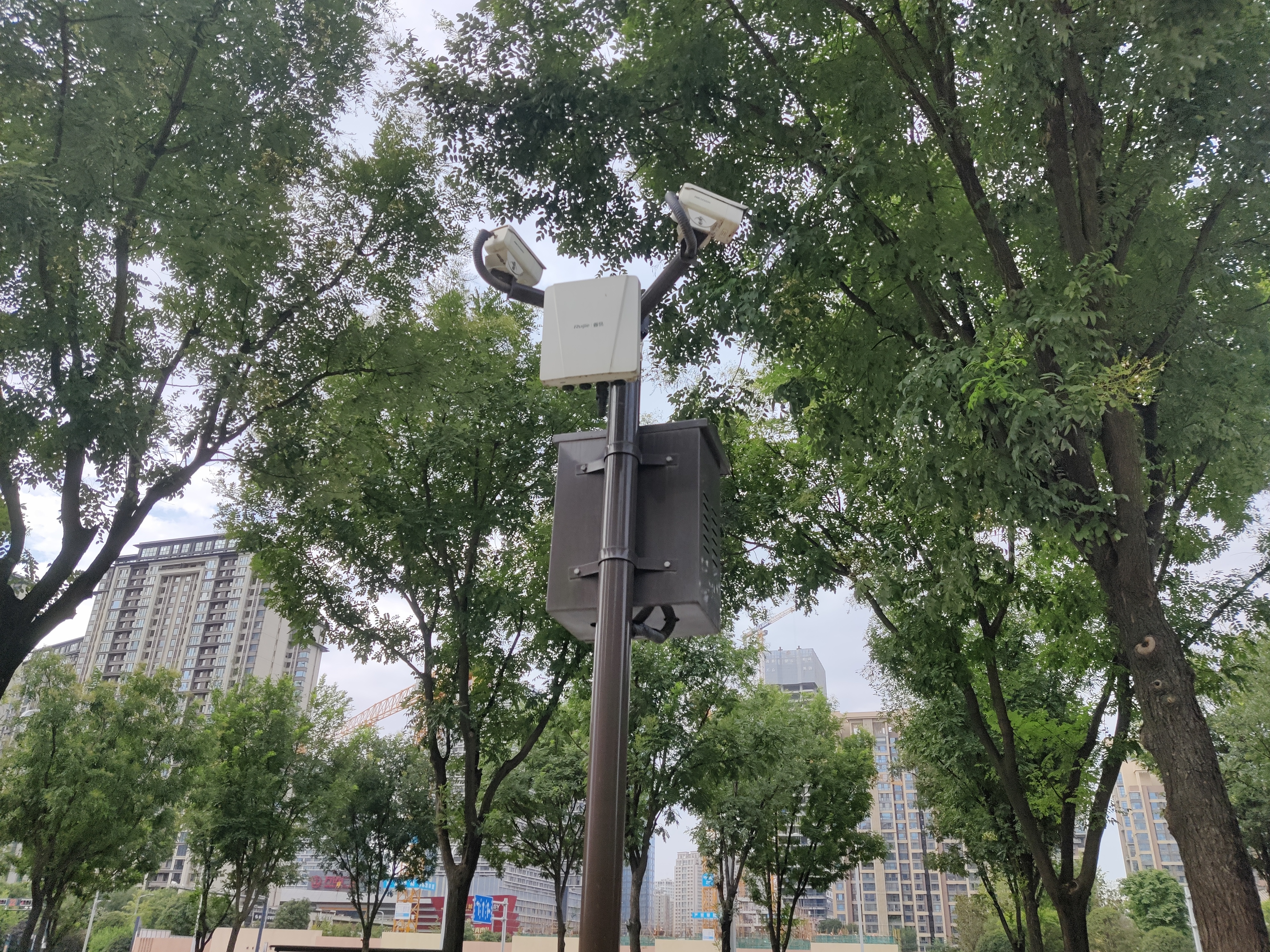 自然景區(qū)如何用AI視頻分析報(bào)警系統(tǒng)管理？