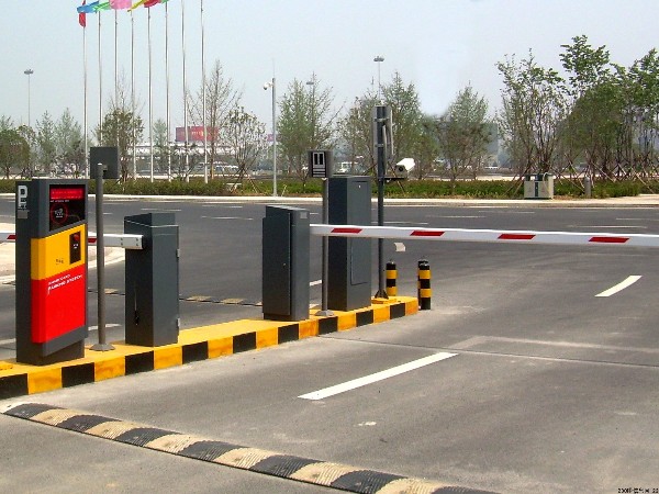 智慧停車場系統(tǒng)中人工智能技術(shù)的使用主要有這5方面，點(diǎn)擊了解